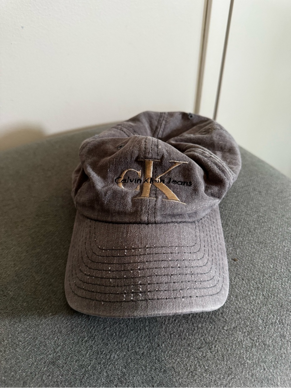 VINTAGE Calvin Klein Gray Baseball Cap with CK Logo - Picture 6 of 6